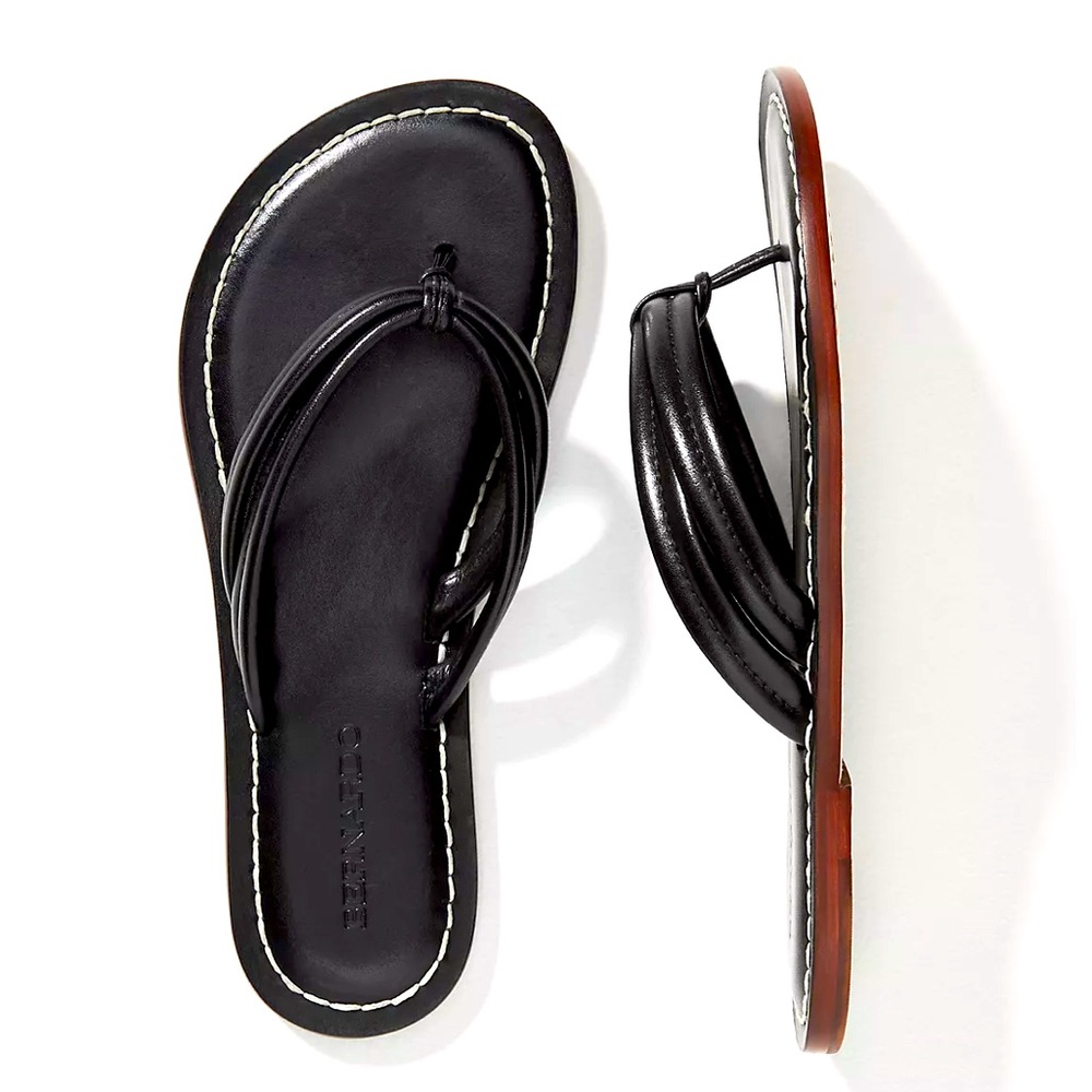 Anthropologie Bernardo Miami Black Leather Flip Flops women’s size 7 NWOT